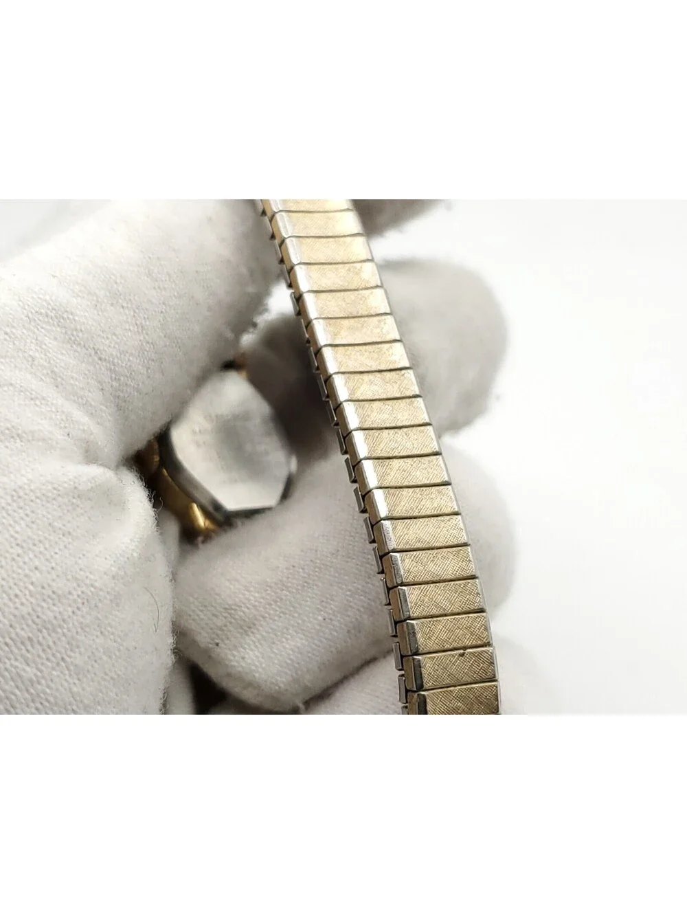 Vintage Seiko 1100-5549 Mechanical Watch Women Gold Tone Expandable Band 16mm